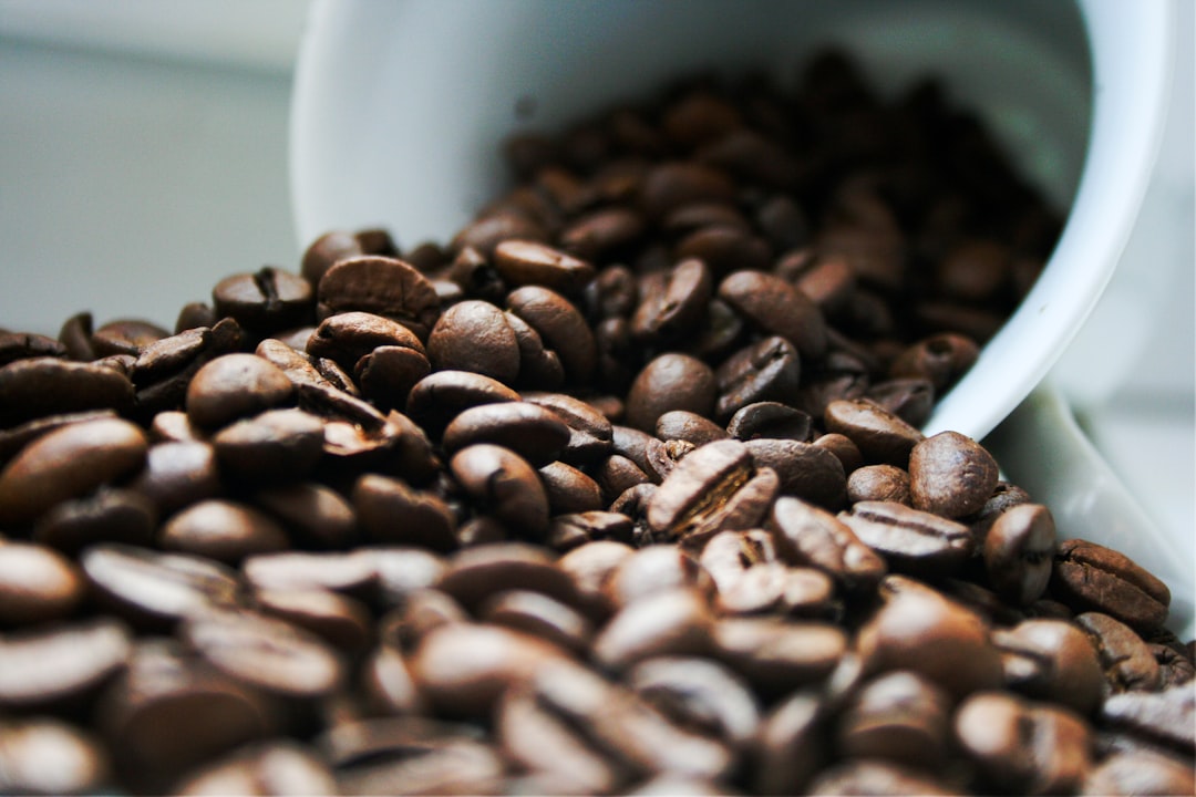 Czy filiżanka espresso wkrótce zrujnuje Twój portfel? Nowe unijne przepisy i pogodowy koszmar Czy filiżanka espresso wkrótce zrujnuje Twój portfel? Nowe unijne przepisy i pogodowy koszmar