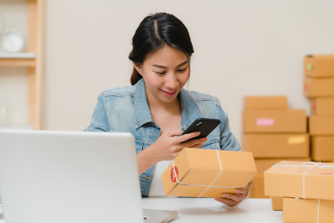 Koniec klikania formularzy? Jak InPost Pay rewolucjonizuje zakupy w sieci