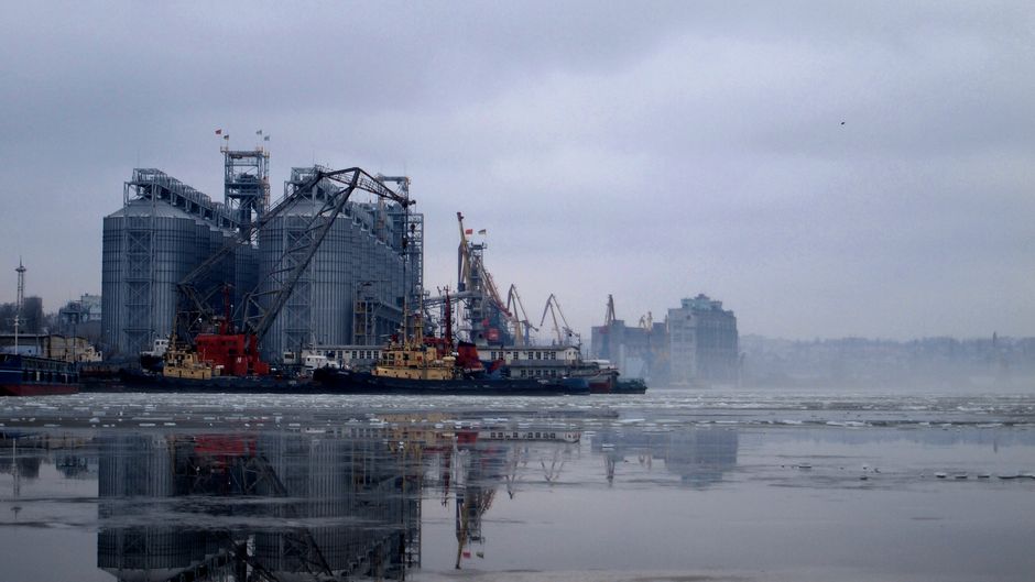 Kryzys na Morzu Czarnym wraca ze zdwojoną siłą. Ukraina pyta Polskę o lądowe korytarze Kryzys na Morzu Czarnym wraca ze zdwojoną siłą. Ukraina pyta Polskę o lądowe korytarze