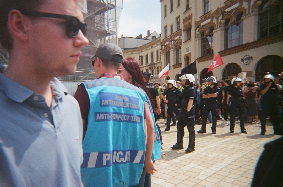 Nalot warszawskiej policji. Ponad 700 funkcjonariuszy uderzyło w ukrywających się przestępców