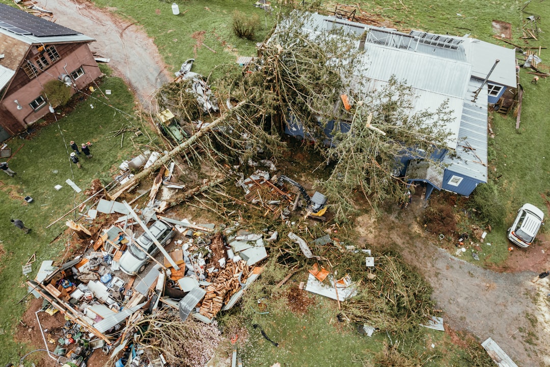 Niszczycielski front nad Polską. Ponad 6,5 tysiąca interwencji strażaków i WOT w gotowości Niszczycielski front nad Polską. Ponad 6,5 tysiąca interwencji strażaków i WOT w gotowości
