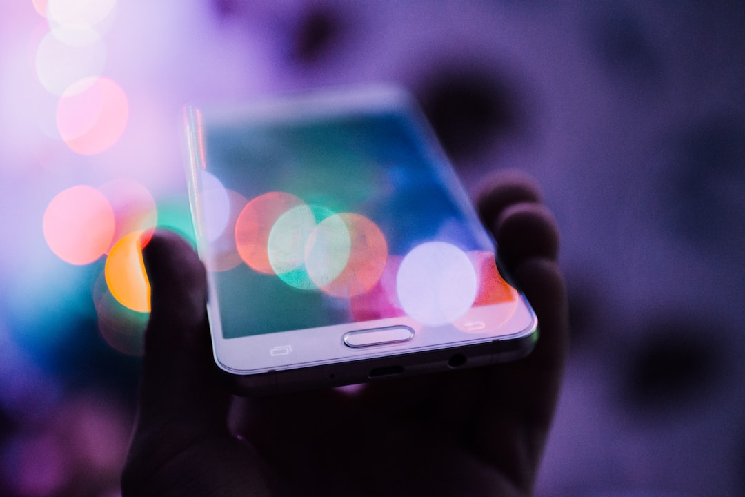 Nocne pobudki od RCB to nowa rzeczywistość. Polacy dostają SMS-y, ale pytają o jedno