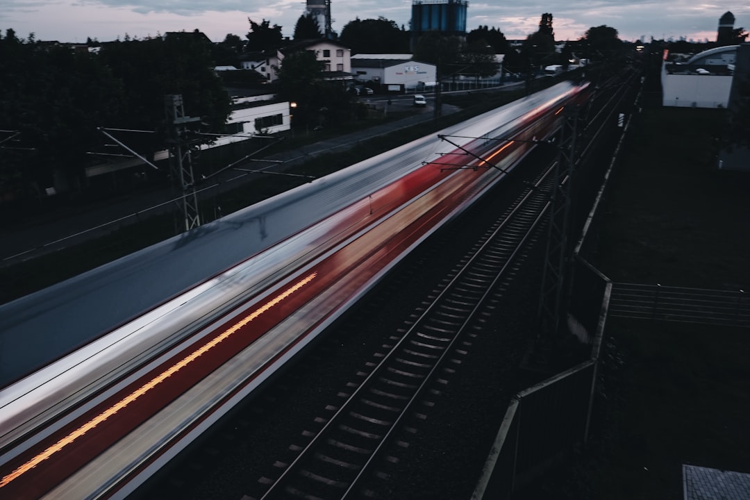 Przełom na kolei w Polsce. Pociągi pędziły ponad 250 km/h podczas nocnych testów