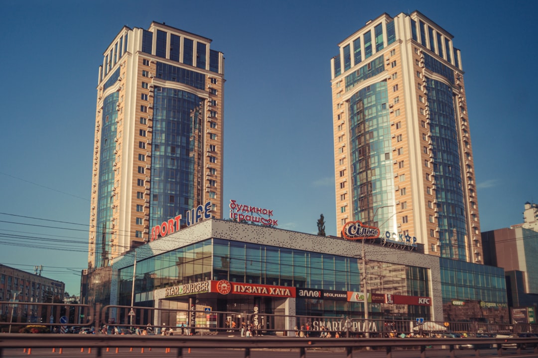 Tragedia w Krzywym Rogu. Rosyjskie drony uderzyły w centrum handlowe, są dziesiątki ofiar Tragedia w Krzywym Rogu. Rosyjskie drony uderzyły w centrum handlowe, są dziesiątki ofiar