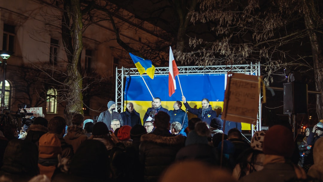 Tusk ostrzega młodych na Campusie: Nacjonalistyczna prawica brunatnieje i sprzeda Polskę