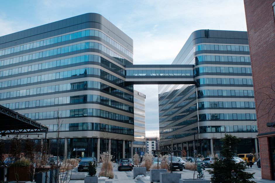 Czy Kraków podzieli los amerykańskiego Detroit? Cień AI i kryzys centrów usług