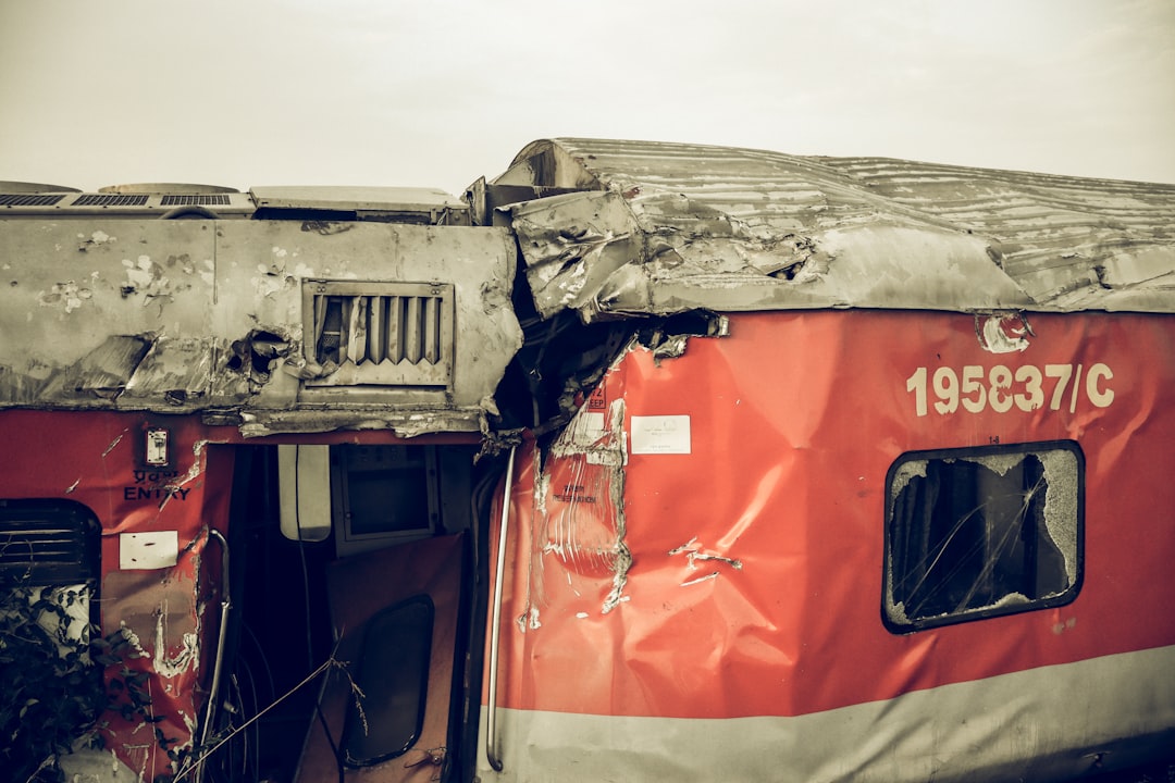 Dramat na torach w Gdańsku. Kierowca ciężarówki z zarzutami po zderzeniu z pociągiem Dramat na torach w Gdańsku. Kierowca ciężarówki z zarzutami po zderzeniu z pociągiem