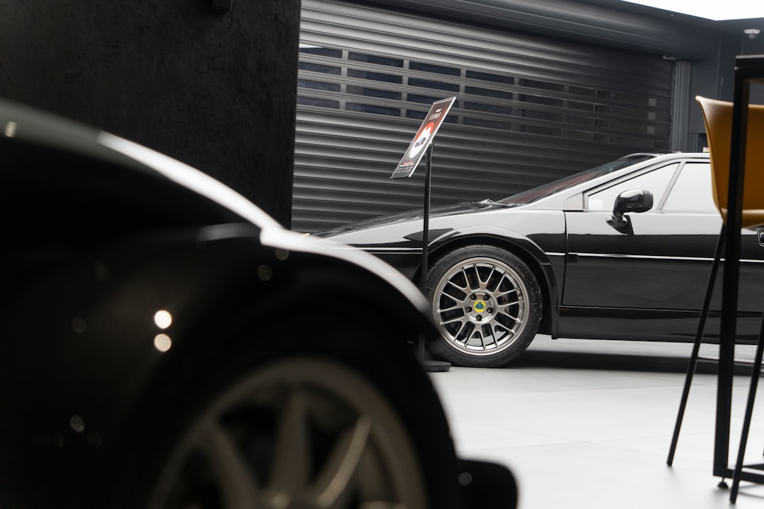 Garażowa rewolucja Colina Chapmana: Jak rodziła się legendarna marka Lotus Garażowa rewolucja Colina Chapmana: Jak rodziła się legendarna marka Lotus