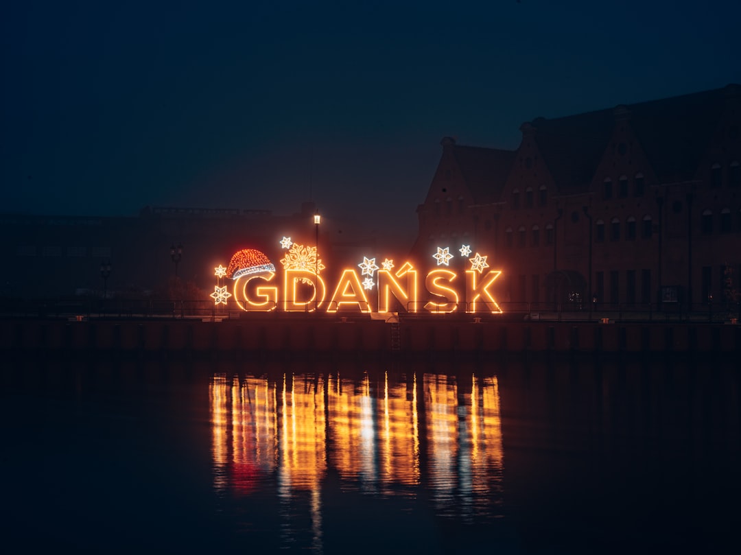 Gdańsk podzielony w rocznicę Sierpnia ’80. Wałęsa i Nawrocki oddali hołd osobno Gdańsk podzielony w rocznicę Sierpnia ’80. Wałęsa i Nawrocki oddali hołd osobno