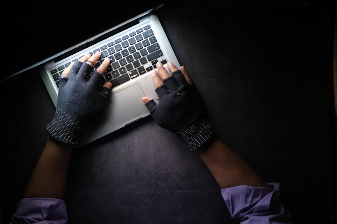 Internet nie wybacza. 52-latek z Oławy usłyszał zarzuty za groźby pod adresem premiera