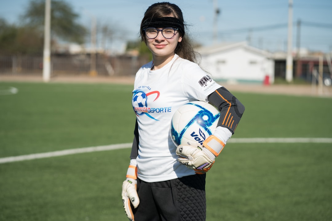 Kampania „Ona Gra”: Piłkarki Legia Ladies wychodzą ze strefy sportu do świata sztuki i mody Kampania „Ona Gra”: Piłkarki Legia Ladies wychodzą ze strefy sportu do świata sztuki i mody