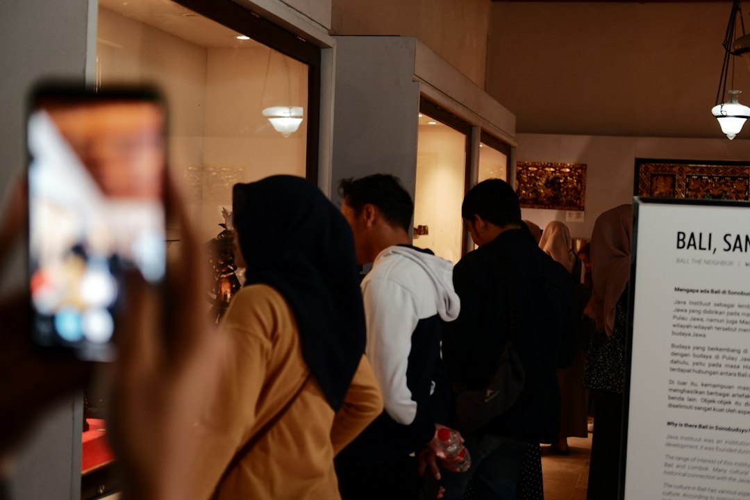 Koniec smartfonów przed bezcennym zabytkiem. Drastyczna decyzja Muzeum Brytyjskiego Koniec smartfonów przed bezcennym zabytkiem. Drastyczna decyzja Muzeum Brytyjskiego