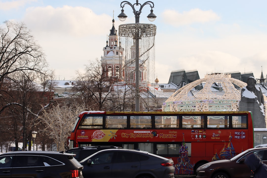 Kryzys paliwowy w Rosji. Kierowcy masowo przesiadają się na chińskie „elektryki” Kryzys paliwowy w Rosji. Kierowcy masowo przesiadają się na chińskie „elektryki”