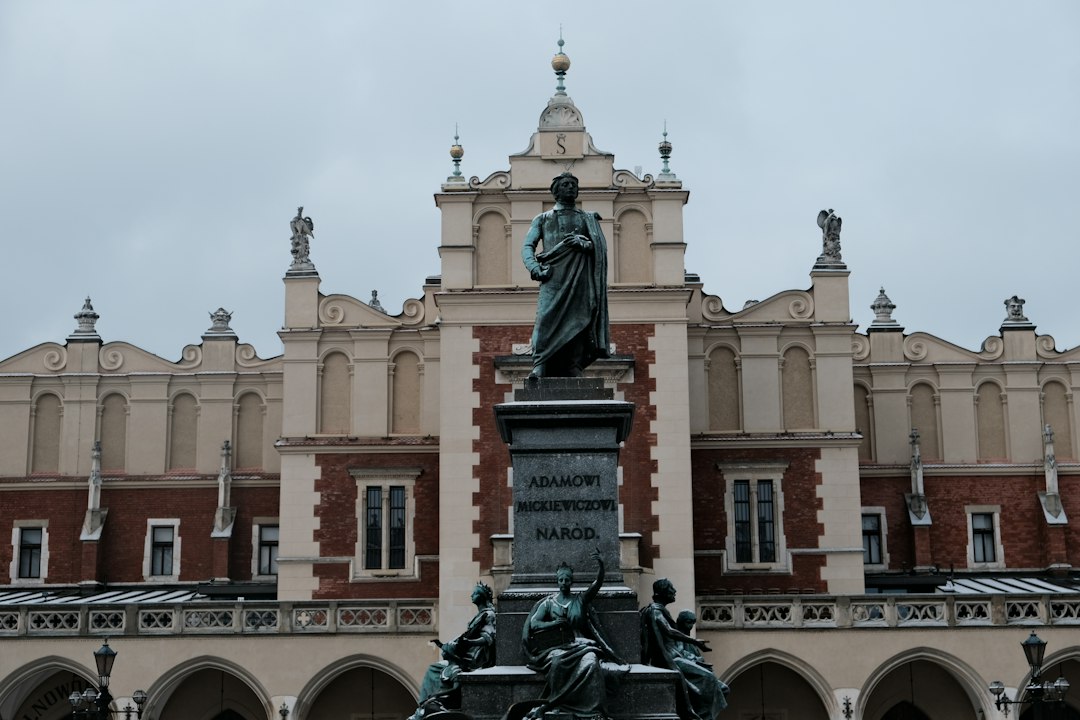 Kto przejmie stery pod Wawelem? Nowy sondaż przed wyborami w Krakowie Kto przejmie stery pod Wawelem? Nowy sondaż przed wyborami w Krakowie