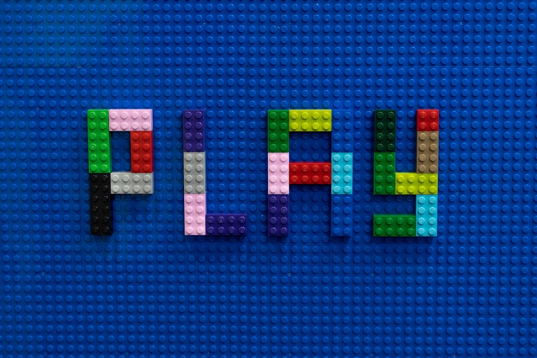 Kultowe PlayStation z klocków i unikalny prezent. Fani stali przed trudnym wyborem