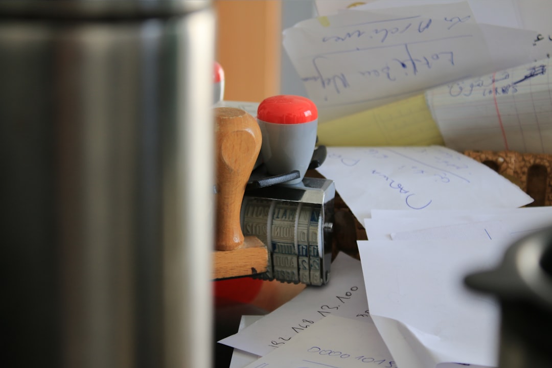 Polskie firmy toną w biurokracji. Urzędy drastycznie tną zezwolenia na pracę dla cudzoziemców