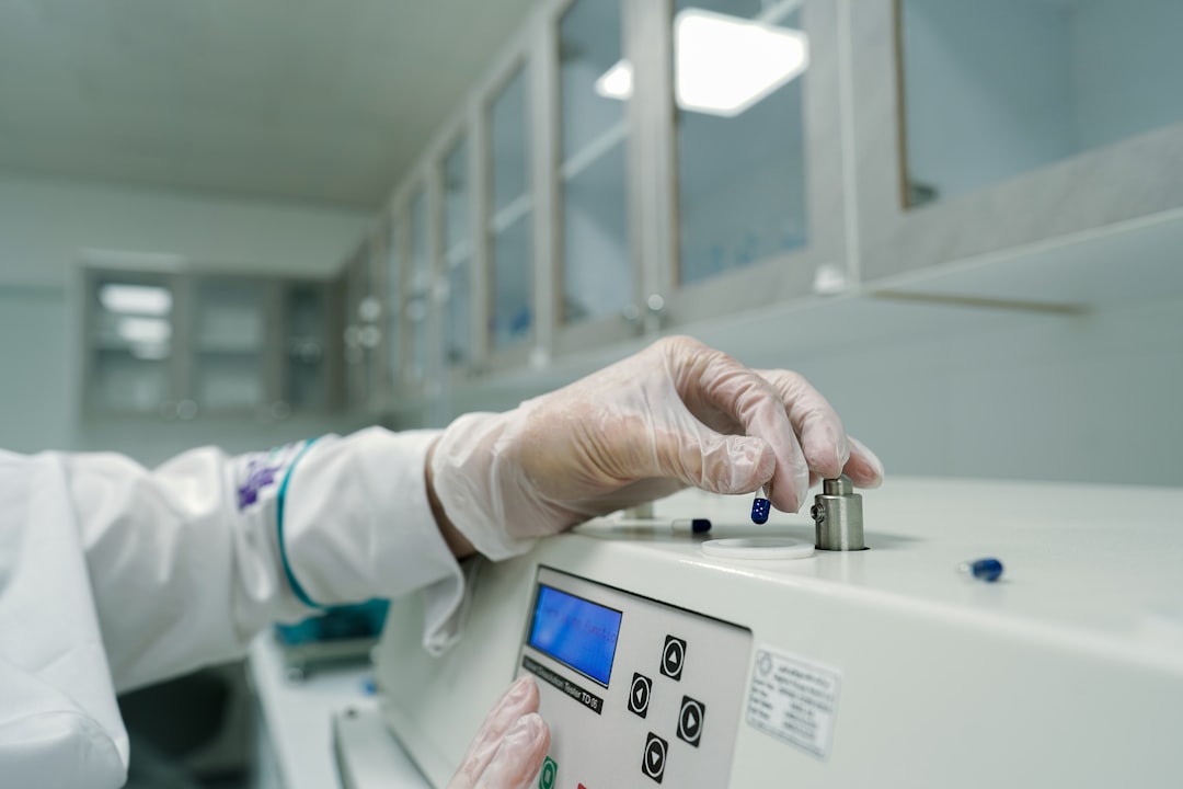 Ponad wiek innowacji w Polsce. Jak gigant farmaceutyczny zmienia rodzimą ochronę zdrowia