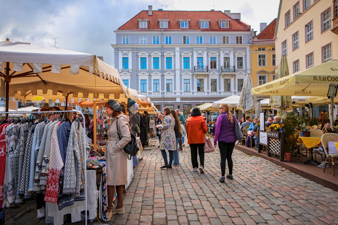 Stolica europejskiego polowania na skarby. Jak wygląda gigantyczny pchli targ w Lille?