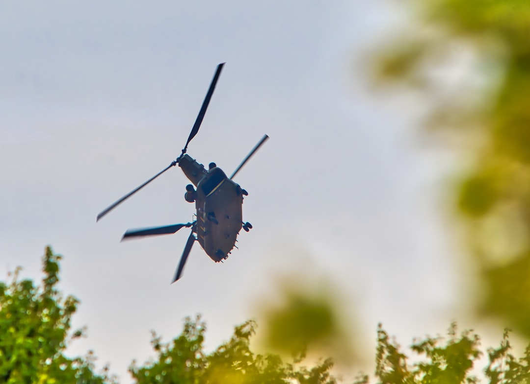 Tajemniczy helikopter uderzył w linie i odleciał. Służby szukają pilota spod Tarnobrzega