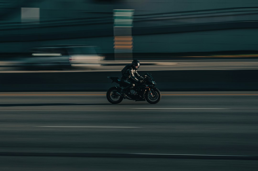 Tragiczna sobota na drogach. Nie żyje motocyklista po zderzeniu z osobówką w Kobylance Tragiczna sobota na drogach. Nie żyje motocyklista po zderzeniu z osobówką w Kobylance