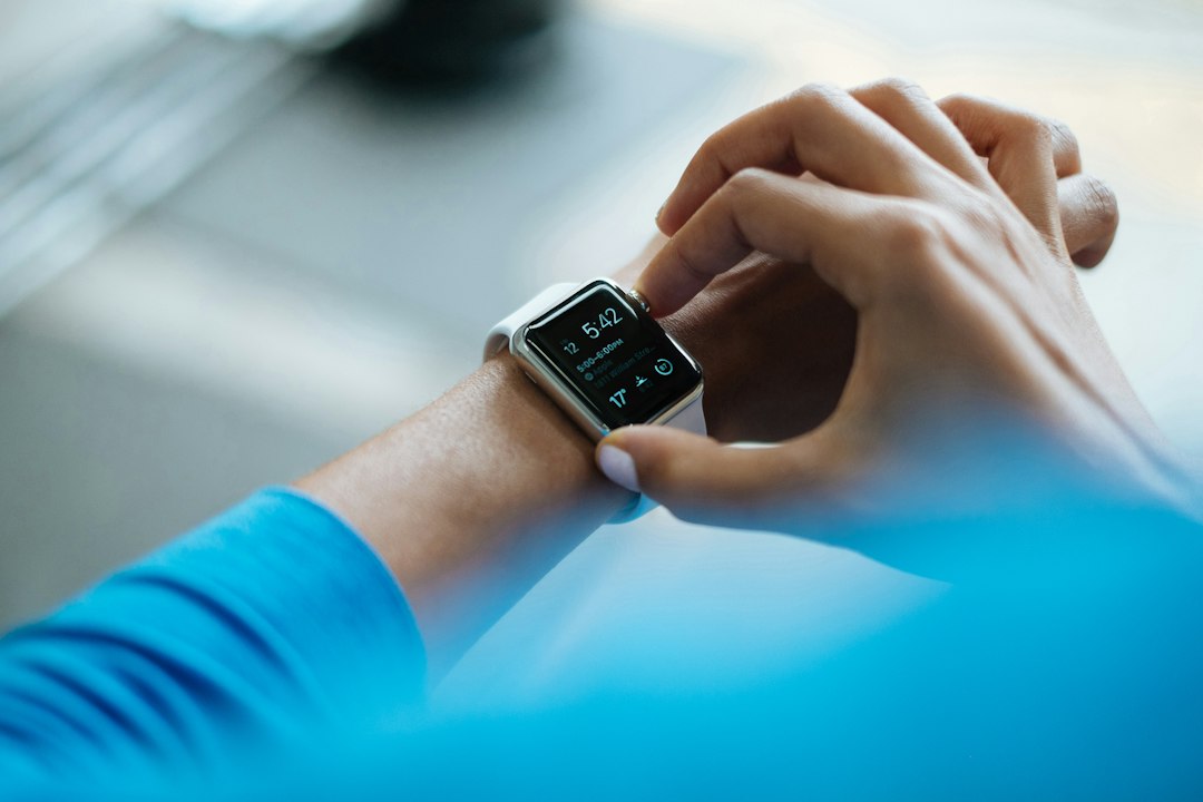 Twój smartwatch Cię oszukuje. Nowe badania miażdżą popularne zegarki sportowe
