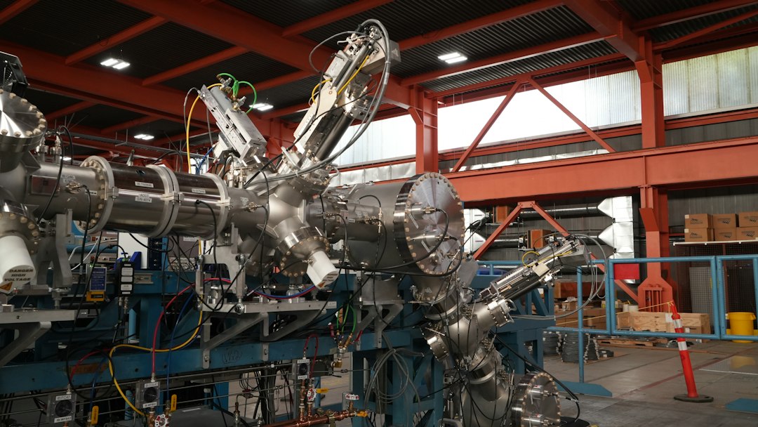 Wielki Zderzacz Hadronów pod lupą: Fizycy z CERN szukają kwantowych czarnych dziur