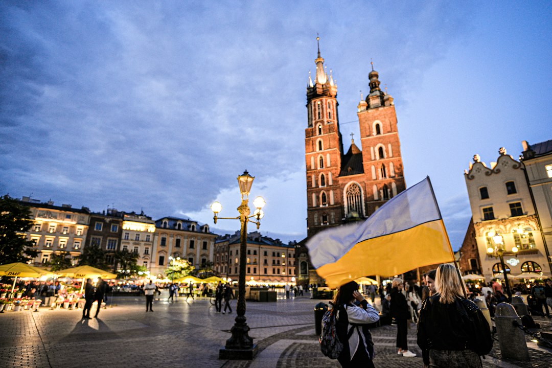 Zacięty wyścig o fotel prezydenta Krakowa. Sondażowe różnice topnieją do minimum
